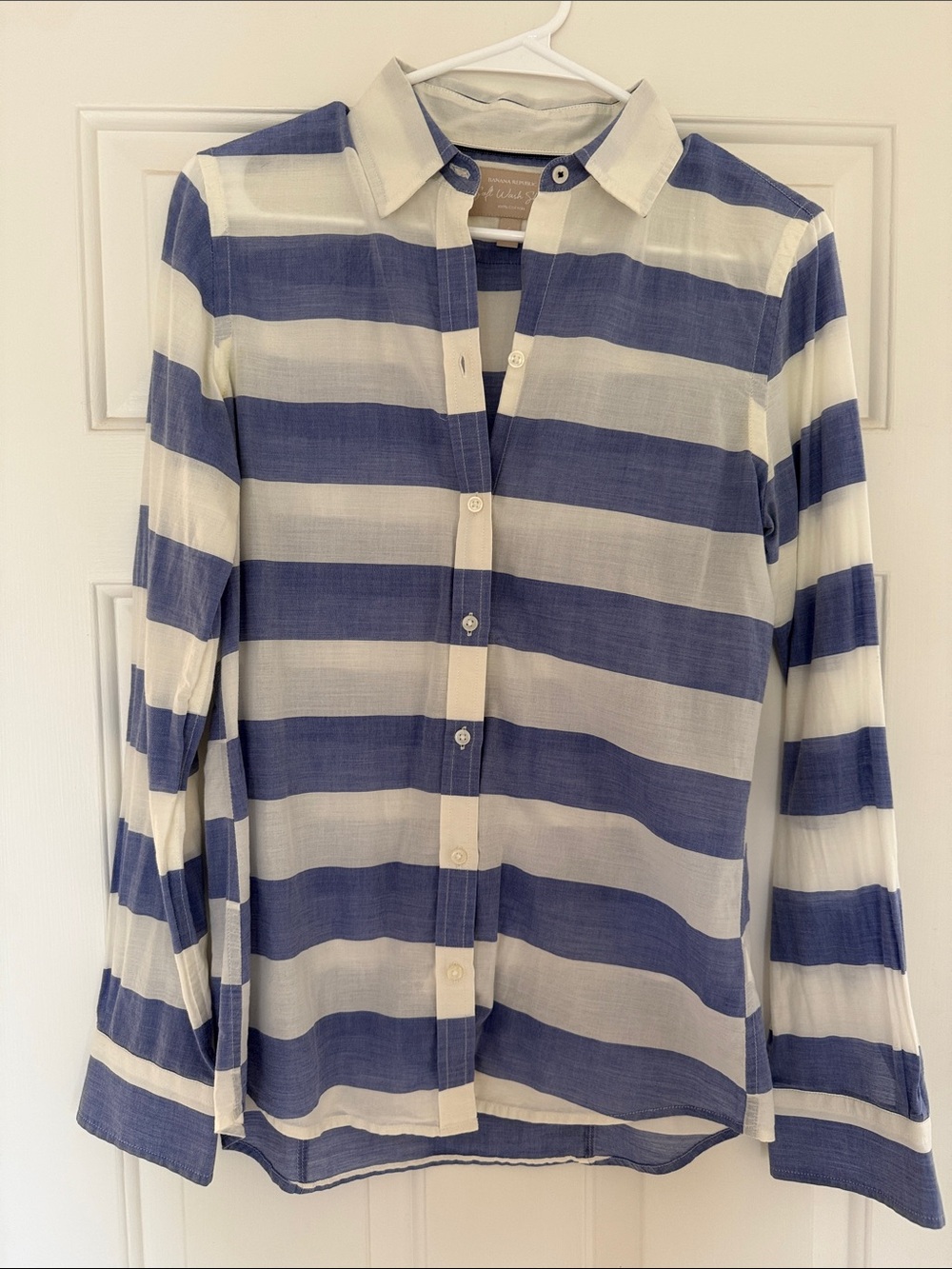 Banana Republic Soft Wash 100% Cotton Blue and White Striped Button-Down Shirt S